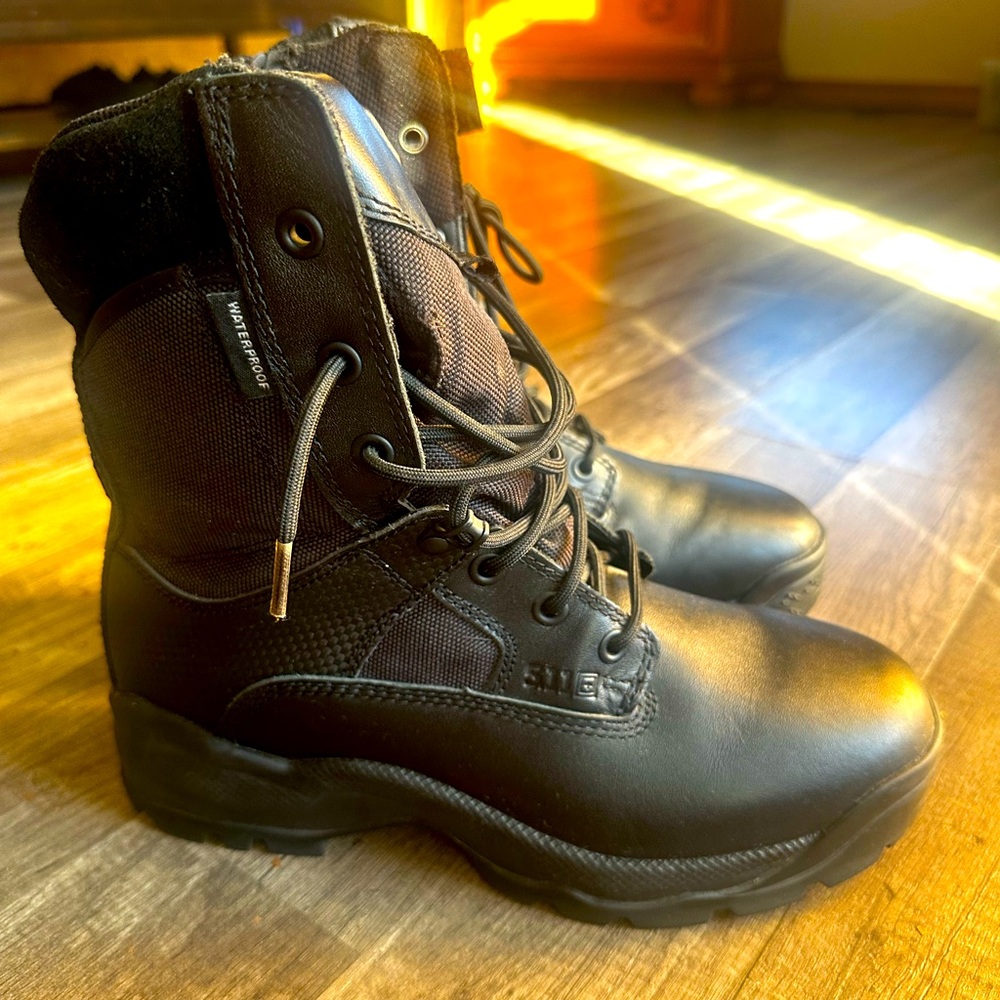 Tactical boots